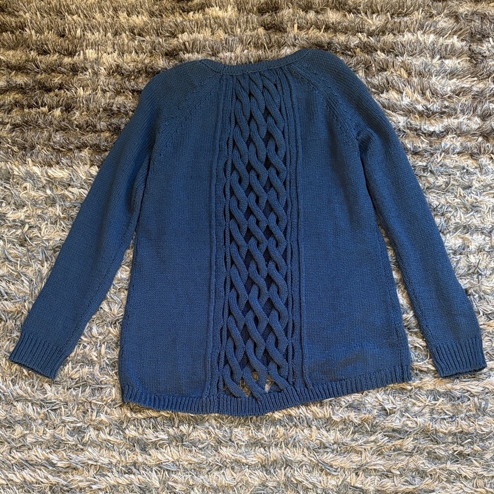 Elegant High-Low Crew Neck Sweater, Hollow Back Design S/M